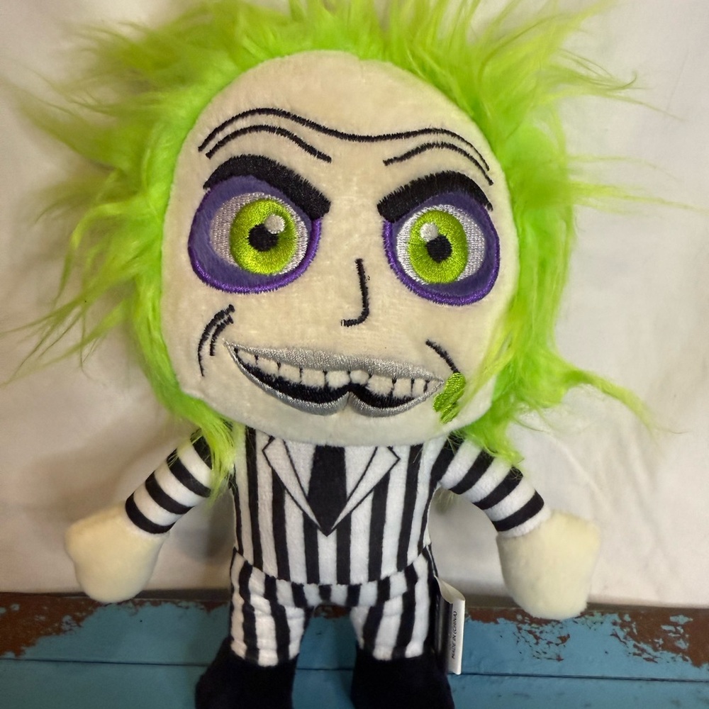 Beetle juice from Warner Bros plush Squeaker Dog Toy 9” NWT - Picture 4 of 4
